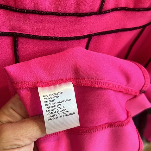 NWT 🩷🖤 Barbie hot pink / fuchsia / magenta dress 🩷🖤 Sz. 14 Bloomingdale’s - Picture 6 of 7
